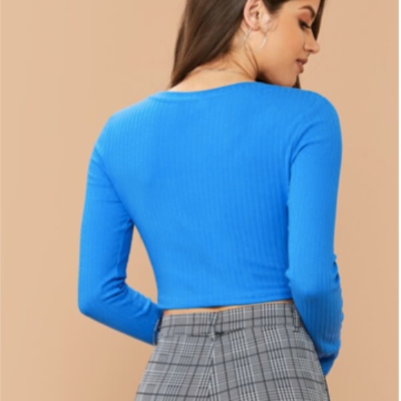 Twist Front Rib-knit Top - Picture 2 of 4